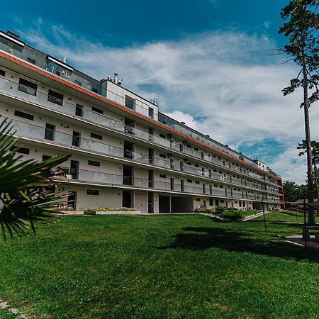 Butique Apartman Balatonlelle Bagian luar foto