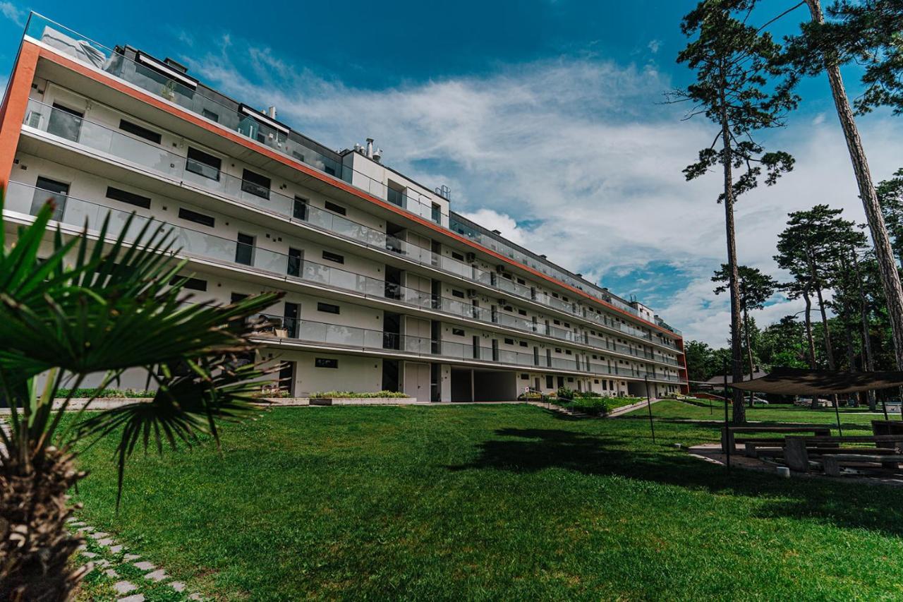 Butique Apartman Balatonlelle Bagian luar foto