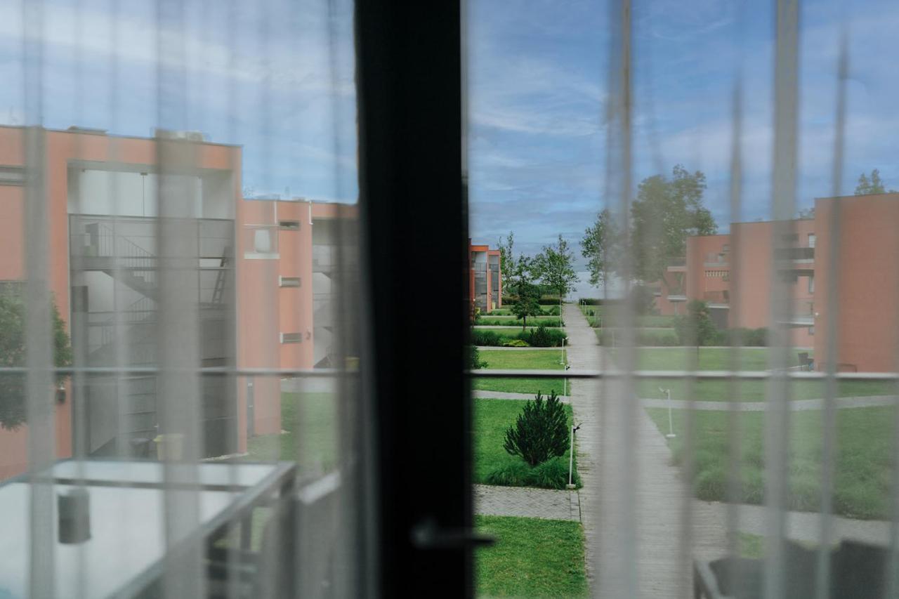 Butique Apartman Balatonlelle Bagian luar foto