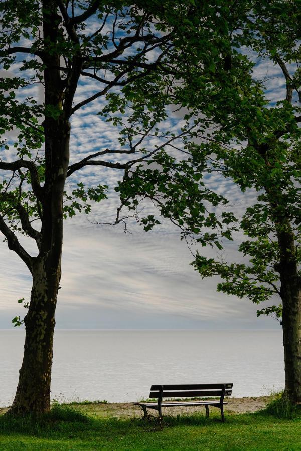 Butique Apartman Balatonlelle Bagian luar foto