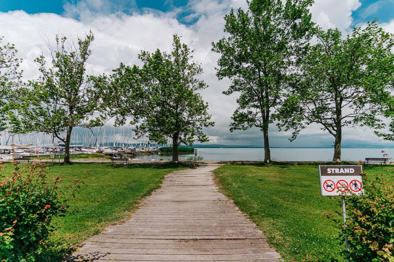 Butique Apartman Balatonlelle Bagian luar foto