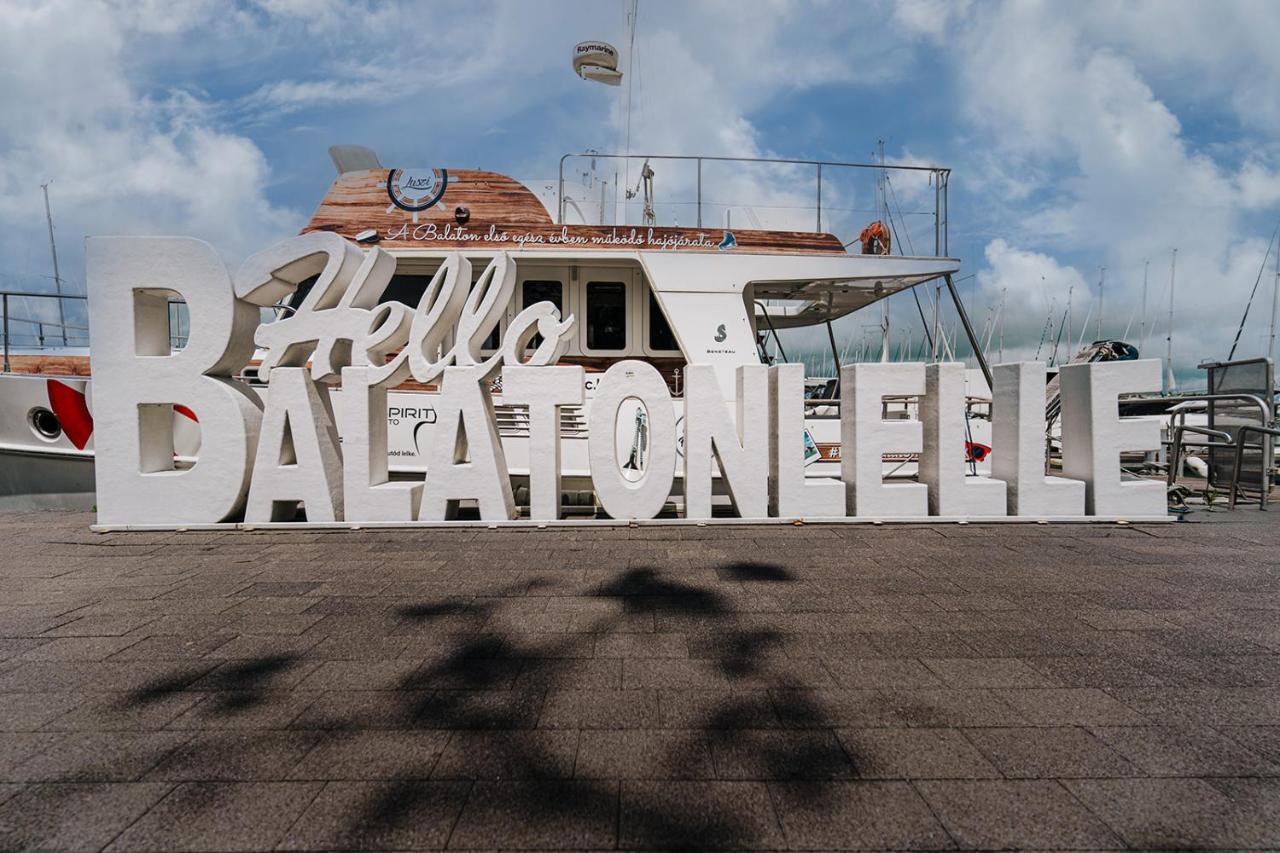 Butique Apartman Balatonlelle Bagian luar foto