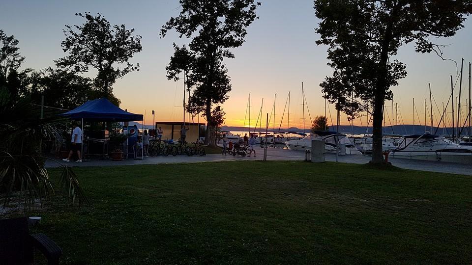 Butique Apartman Balatonlelle Bagian luar foto