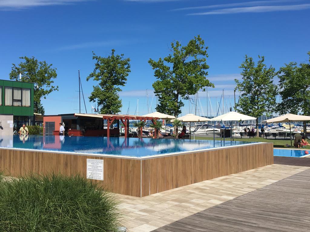 Butique Apartman Balatonlelle Bagian luar foto
