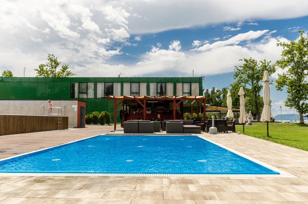 Butique Apartman Balatonlelle Bagian luar foto