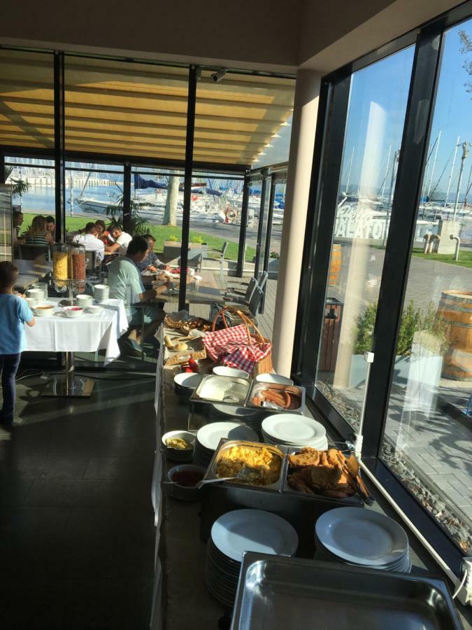 Butique Apartman Balatonlelle Bagian luar foto